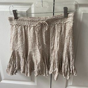 Cute flowy min skirt with animal print